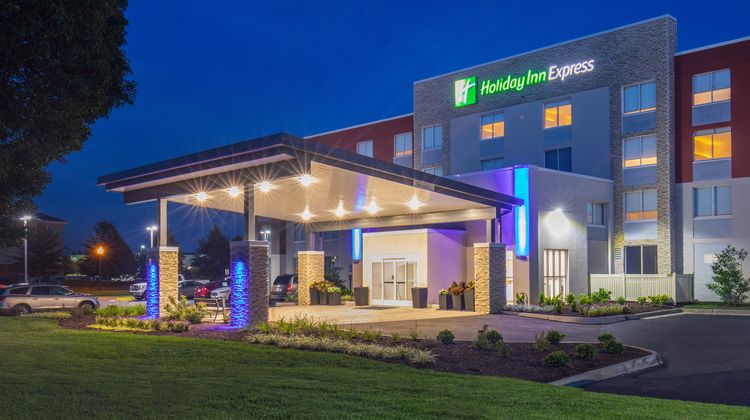 Holiday Inn Express Chesapeake-Norfolk Exterior