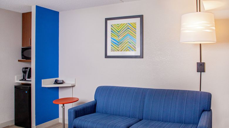 <b>Holiday Inn Express Chesapeake-Norfolk Room</b>. Images powered by <a href="https://www.leonardoworldwide.com/" title="Leonardo Worldwide" target="_blank">Leonardo</a>.