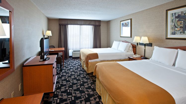 Holiday Inn Express & Suites Greenwood Room