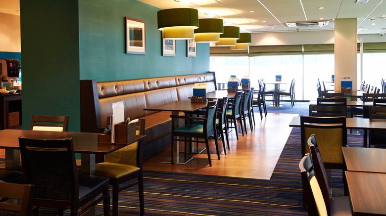 <b>Holiday Inn Express Manchester Airport Restaurant</b>. Images powered by <a href="https://www.leonardoworldwide.com/" title="Leonardo Worldwide" target="_blank">Leonardo</a>.