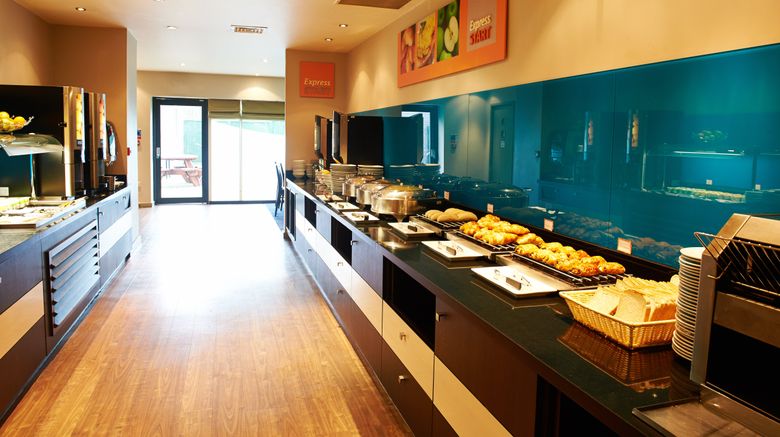 <b>Holiday Inn Express Manchester Airport Restaurant</b>. Images powered by <a href="https://www.leonardoworldwide.com/" title="Leonardo Worldwide" target="_blank">Leonardo</a>.