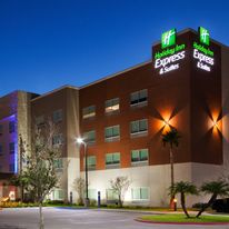 Holiday Inn Express & Suites Edinburg