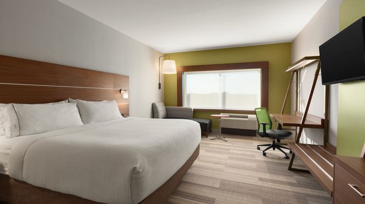 Holiday Inn Express & Suites Edinburg Room