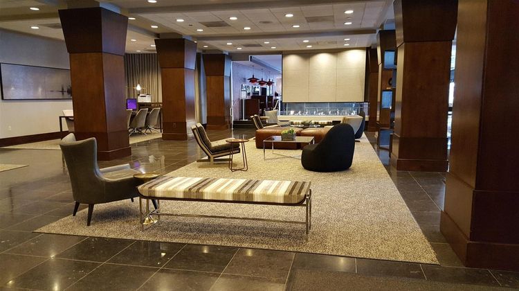 Crowne Plaza Chicago West Loop Lobby