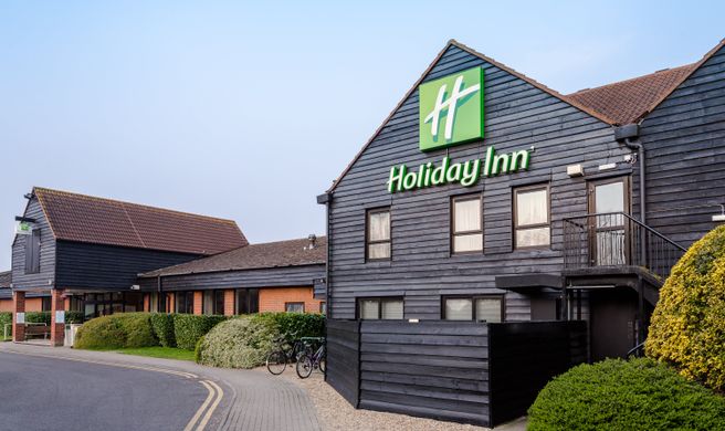 Holiday Inn Cambridge Exterior