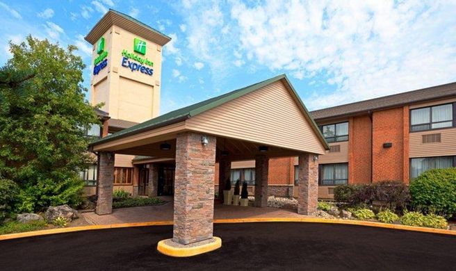 Holiday Inn Express Toronto East Exterior