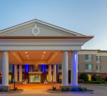 Holiday Inn Express Hotel & Suites Exterior