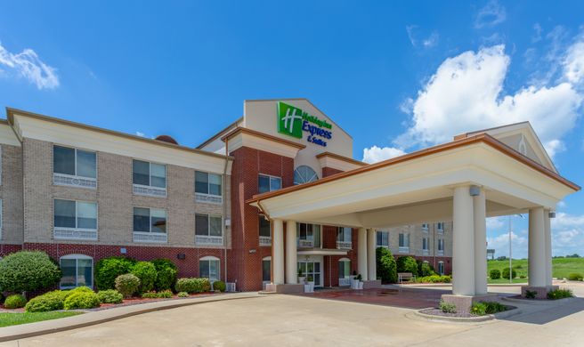 Holiday Inn Express Hotel & Suites Exterior