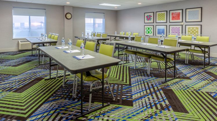 Holiday Inn Express Hotel & Suites Meeting