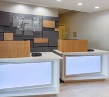 Holiday Inn Express Hotel & Suites Lobby