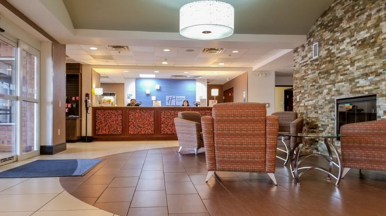 Holiday Inn Express & Suites Orange City Lobby