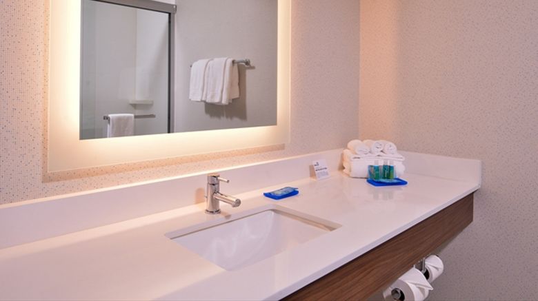 <b>Holiday Inn Express & Suites Albany Room</b>. Images powered by <a href="https://www.leonardoworldwide.com/" title="Leonardo Worldwide" target="_blank">Leonardo</a>.
