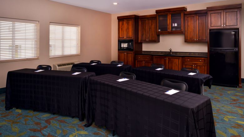 <b>Candlewood Suites Meeting</b>. Images powered by <a href="https://www.leonardoworldwide.com/" title="Leonardo Worldwide" target="_blank">Leonardo</a>.
