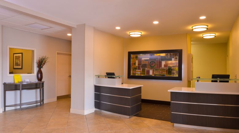<b>Candlewood Suites Lobby</b>. Images powered by <a href="https://www.leonardoworldwide.com/" title="Leonardo Worldwide" target="_blank">Leonardo</a>.
