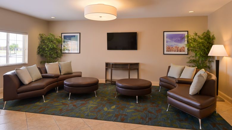 <b>Candlewood Suites Lobby</b>. Images powered by <a href="https://www.leonardoworldwide.com/" title="Leonardo Worldwide" target="_blank">Leonardo</a>.