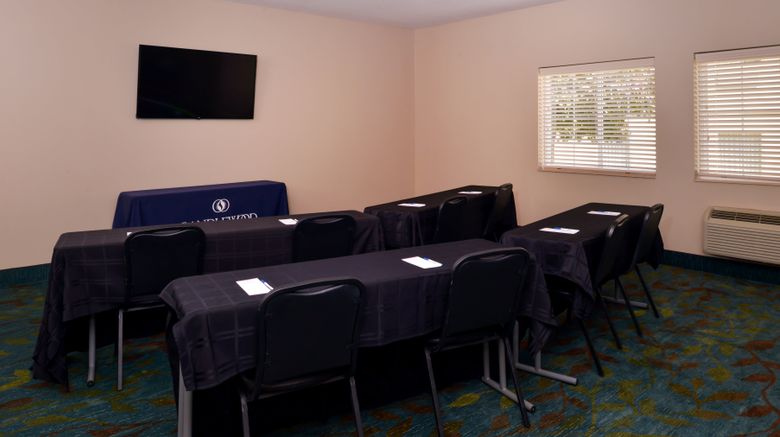 <b>Candlewood Suites Meeting</b>. Images powered by <a href="https://www.leonardoworldwide.com/" title="Leonardo Worldwide" target="_blank">Leonardo</a>.