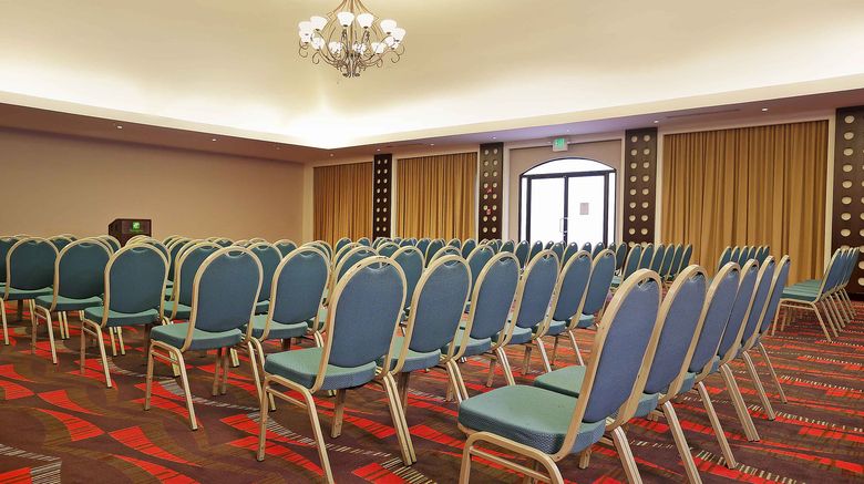 <b>Holiday Inn Meeting</b>. Images powered by <a href="https://www.leonardoworldwide.com/" title="Leonardo Worldwide" target="_blank">Leonardo</a>.