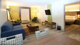 Holiday Inn Express/Suites Newport News Suite