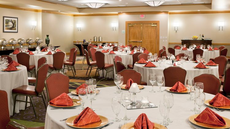 Holiday Inn Clark-Newark Ballroom