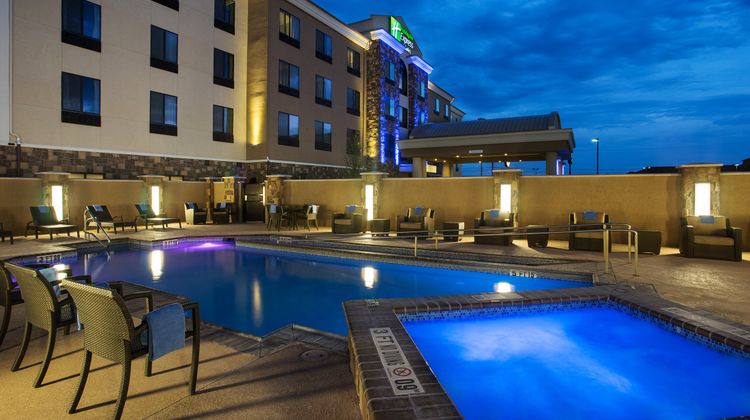 Holiday Inn Express & Suites Midland Pool