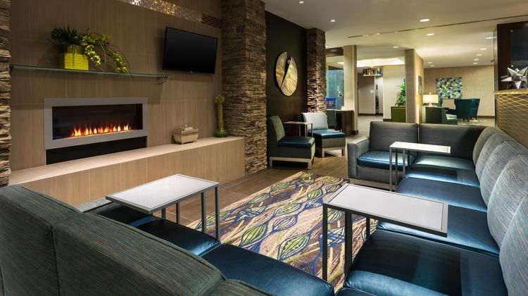 Holiday Inn Express & Suites Midland Lobby