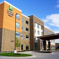 Holiday Inn Express & Stes Millard Area