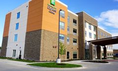 Holiday Inn Express & Stes Millard Area