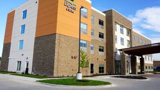 Holiday Inn Express & Stes Millard Area