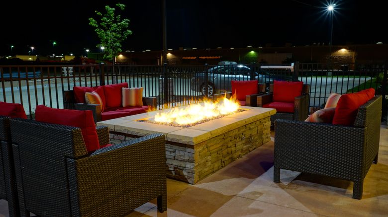 <b>Holiday Inn Express & Stes Millard Area Lobby</b>. Images powered by <a href="https://www.leonardoworldwide.com/" title="Leonardo Worldwide" target="_blank">Leonardo</a>.