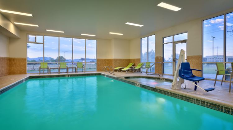 Holiday Inn Express & Suites Pool