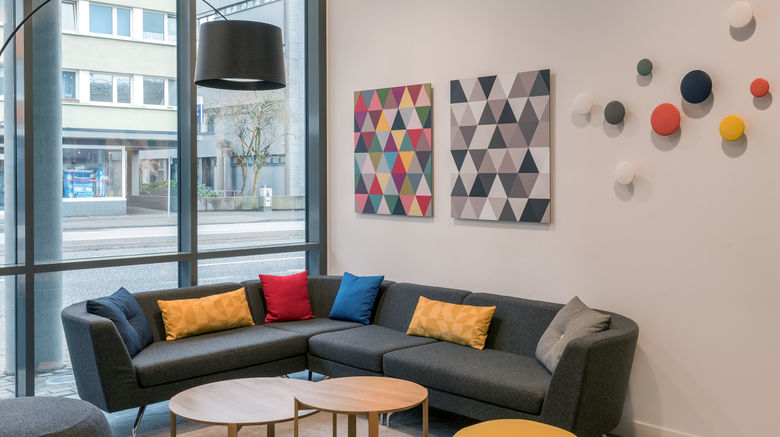 <b>Holiday Inn Express Siegen Lobby</b>. Images powered by <a href="https://www.leonardoworldwide.com/" title="Leonardo Worldwide" target="_blank">Leonardo</a>.