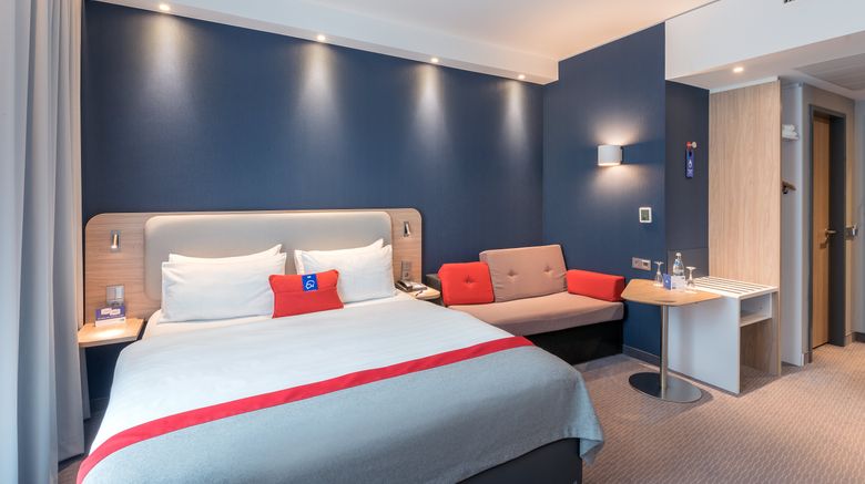 <b>Holiday Inn Express Siegen Room</b>. Images powered by <a href="https://www.leonardoworldwide.com/" title="Leonardo Worldwide" target="_blank">Leonardo</a>.