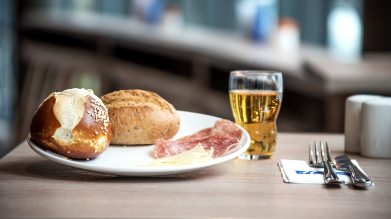 <b>Holiday Inn Express Siegen Restaurant</b>. Images powered by <a href="https://www.leonardoworldwide.com/" title="Leonardo Worldwide" target="_blank">Leonardo</a>.