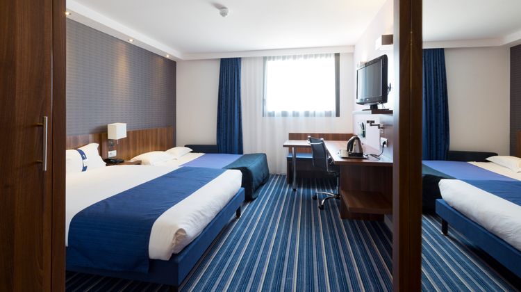 Holiday Inn Express Odysseum Suite
