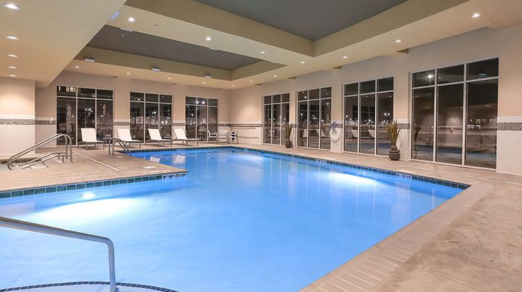 Holiday Inn Hotel & Suites East Peoria Pool