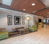 Holiday Inn Express Radcliff-Fort Knox Lobby