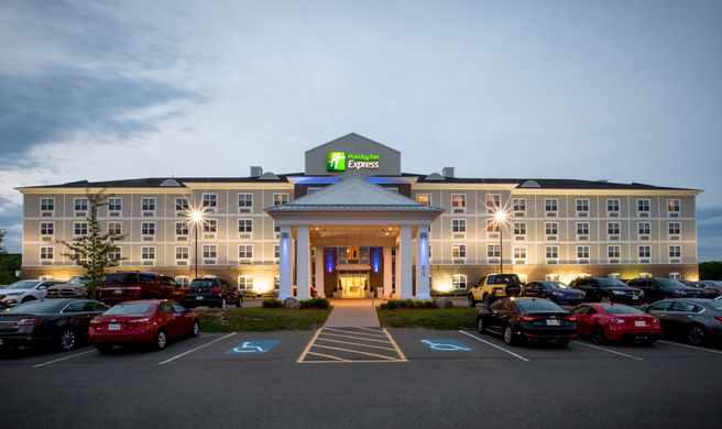 Holiday Inn Express Exterior