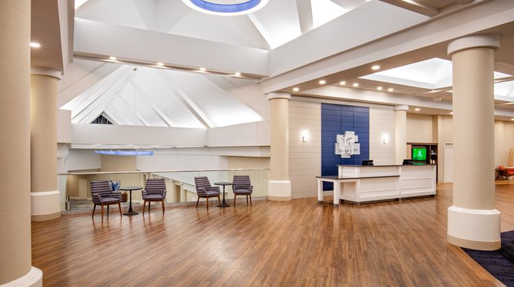 Holiday Inn Newport News - Hampton Lobby