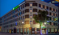Holiday Inn Express & Suites