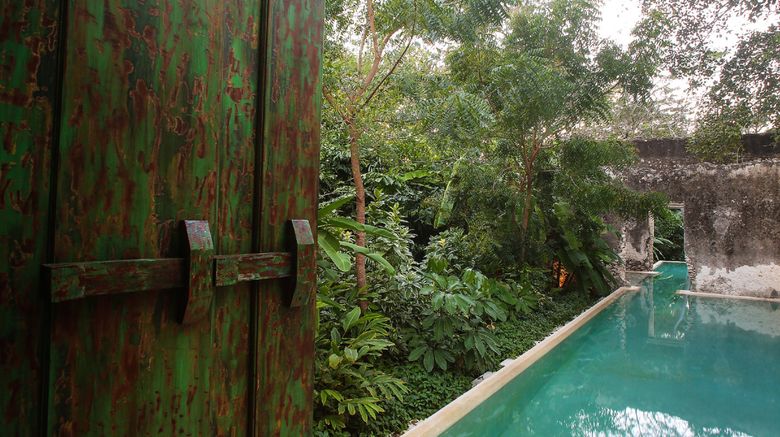 <b>Chable Resort Pool</b>. Images powered by <a href="https://www.leonardoworldwide.com/" title="Leonardo Worldwide" target="_blank">Leonardo</a>.