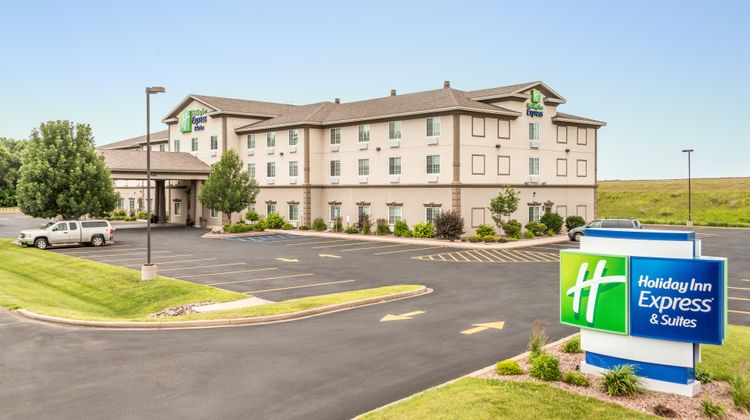 Holiday Inn Express Hotel & Suites Exterior