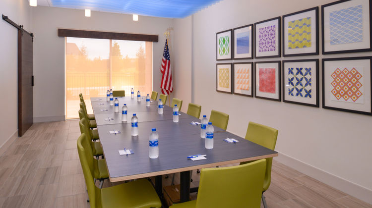Holiday Inn Express Spring Hill Meeting