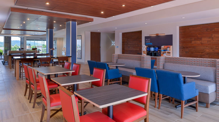 Holiday Inn Express Spring Hill Restaurant