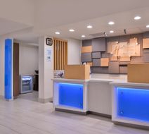 Holiday Inn Express Lobby