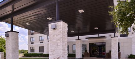 Holiday Inn Express Exterior