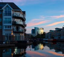 Holiday Inn Brentford Lock Exterior