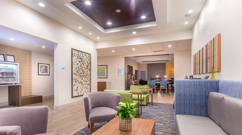 <b>Holiday Inn Express Hotel & Suites Lobby</b>. Images powered by <a href="https://www.leonardoworldwide.com/" title="Leonardo Worldwide" target="_blank">Leonardo</a>.