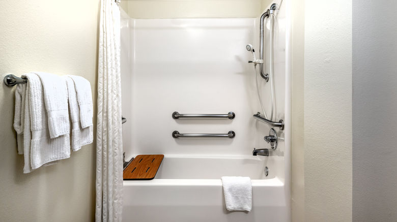 <b>Candlewood Suites Sterling Room</b>. Images powered by <a href="https://www.leonardoworldwide.com/" title="Leonardo Worldwide" target="_blank">Leonardo</a>.