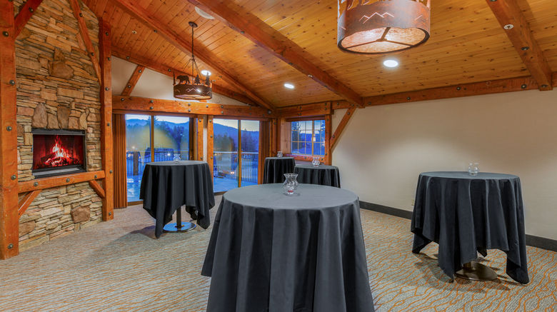 <b>Holiday Inn Resort Big Bear Lake Ballroom</b>. Images powered by <a href="https://www.leonardoworldwide.com/" title="Leonardo Worldwide" target="_blank">Leonardo</a>.