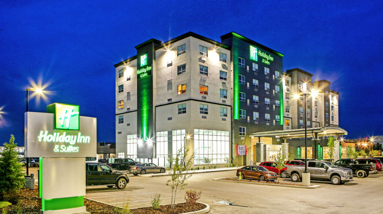 Holiday Inn & Stes Calgary Airport North Exterior
